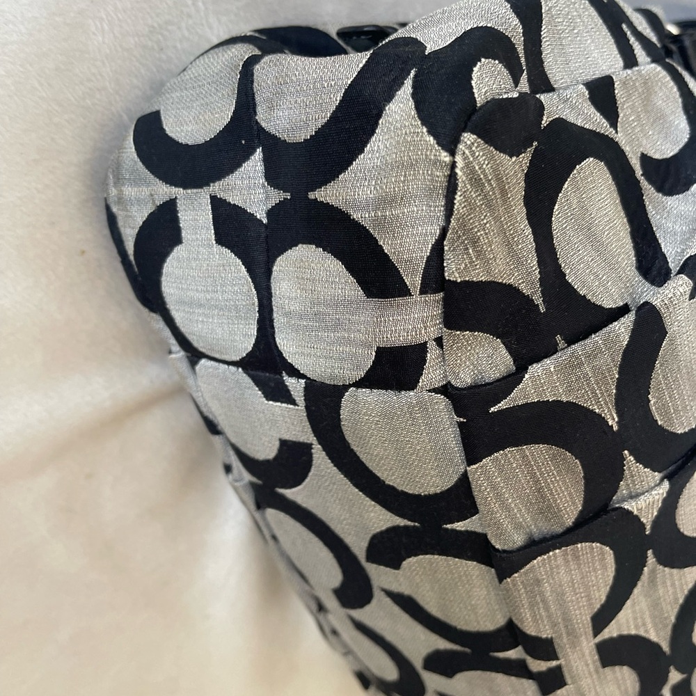 Coach Madison Maggie shoulder bag EUC - Picture 11 of 13